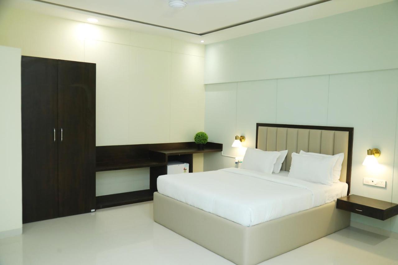 Country Inn & Suites By Turtle Mumbai Exterior foto