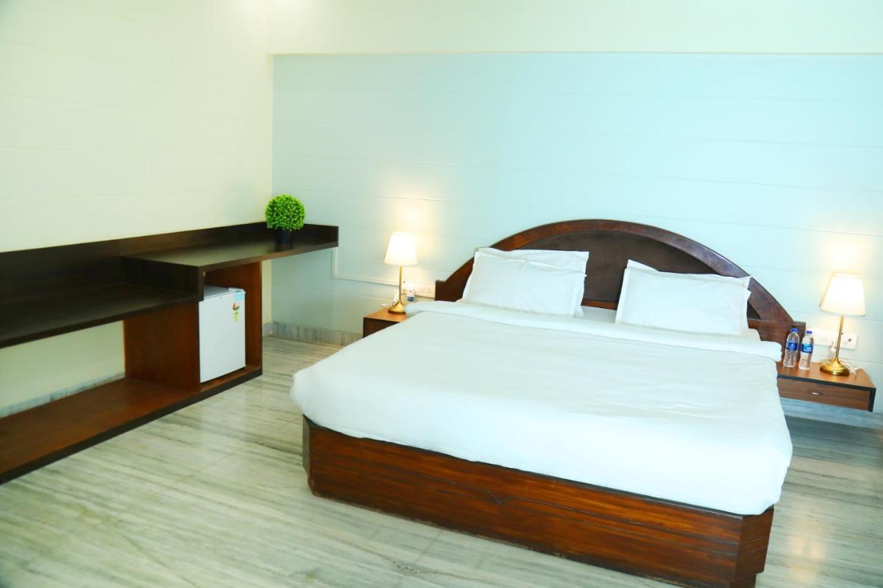 Country Inn & Suites By Turtle Mumbai Exterior foto