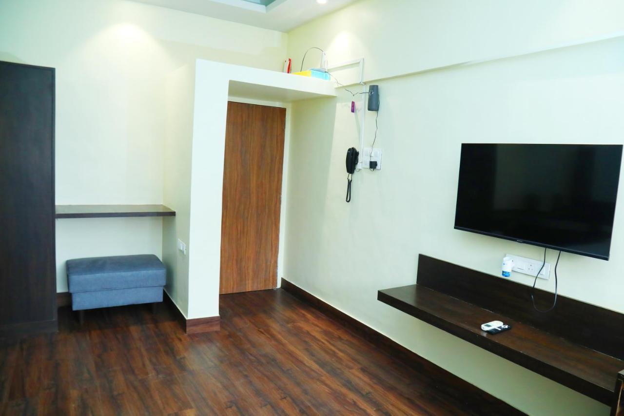 Country Inn & Suites By Turtle Mumbai Exterior foto